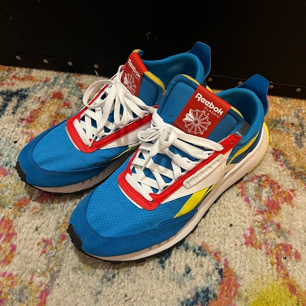 Reebok sneakers size 9.5